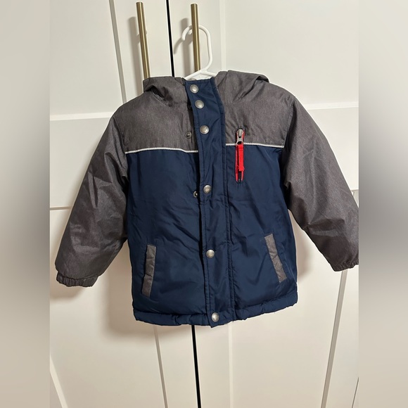 Gap - Picture 2 of 8